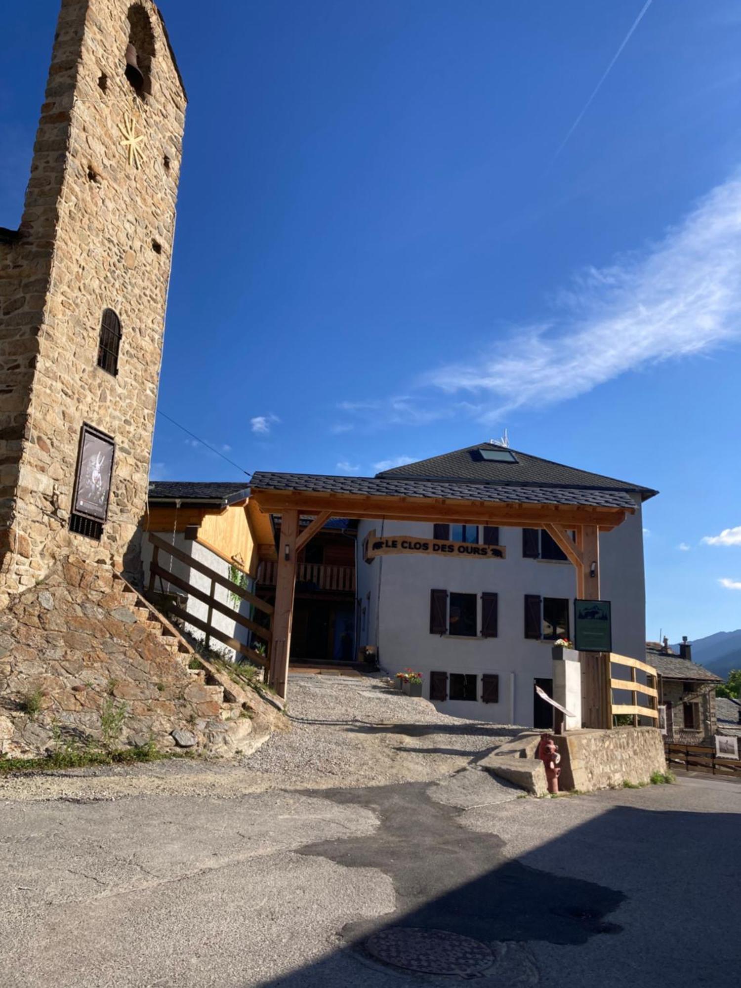 Maison Canelle Le Clos Des Ours Matemale Exterior photo